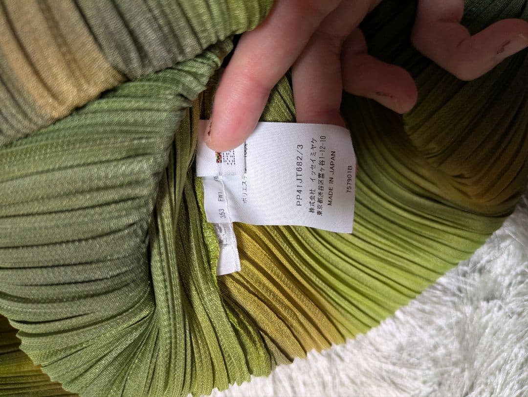 プリーツプリーズ　TURNIP & SPINACH ハイネックカットソー