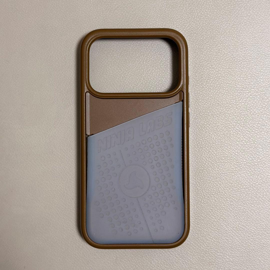 Ninja Labs ブラウン iPhoneケース 収納ポケット付き