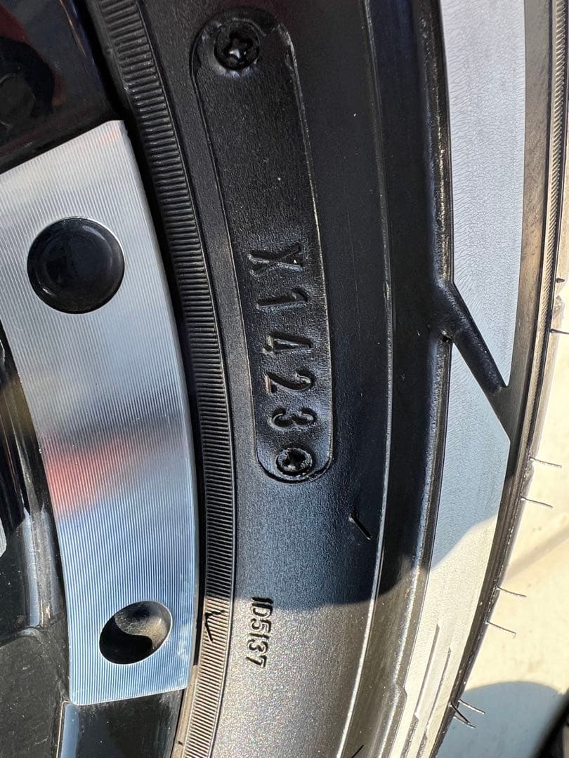 ハイエースFALKENホワイトレターW11 17インチ タイヤホイール4本セット