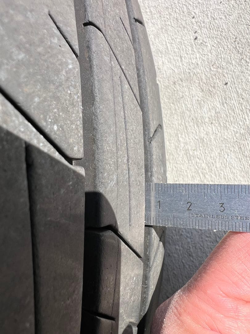 ハイエースFALKENホワイトレターW11 17インチ タイヤホイール4本セット