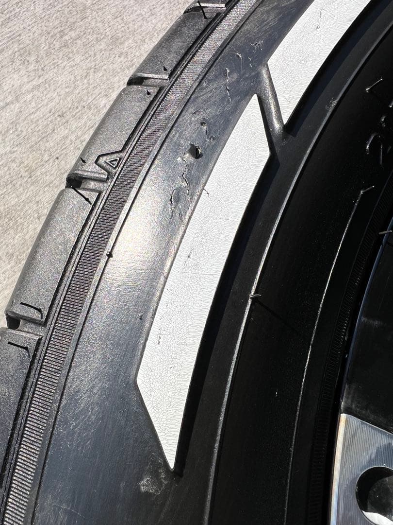 ハイエースFALKENホワイトレターW11 17インチ タイヤホイール4本セット