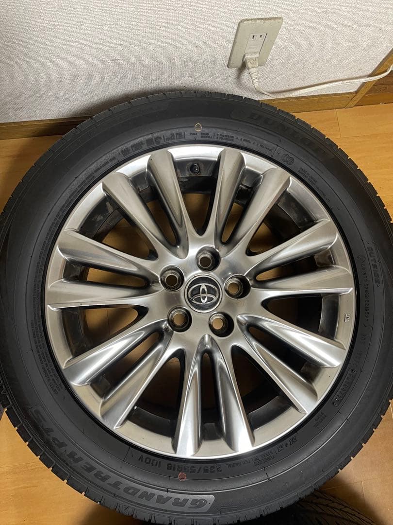 ハリアー60系純正ホイールタイヤ18インチ．