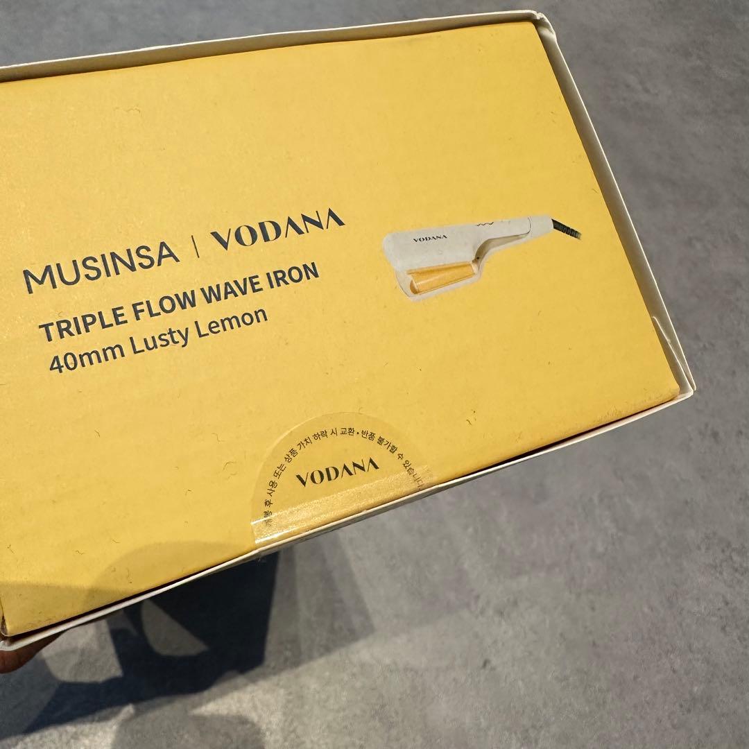 【新品未開封】VODANAトリプルフローウェーブアイロン 40mmラスティレモン