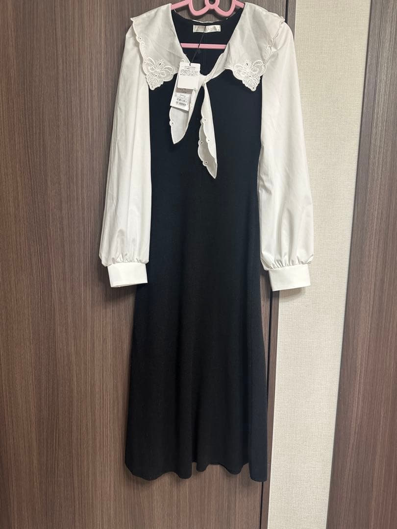 LILLIAN CARAT エンブロイダリーカラーニットドッキングワンピース