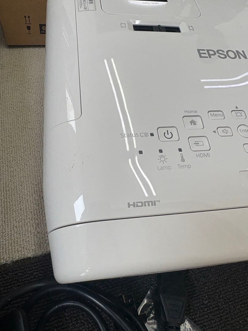 Epson EH-TW5825 プロジェクター本体 サンワサプライ　スクリーン