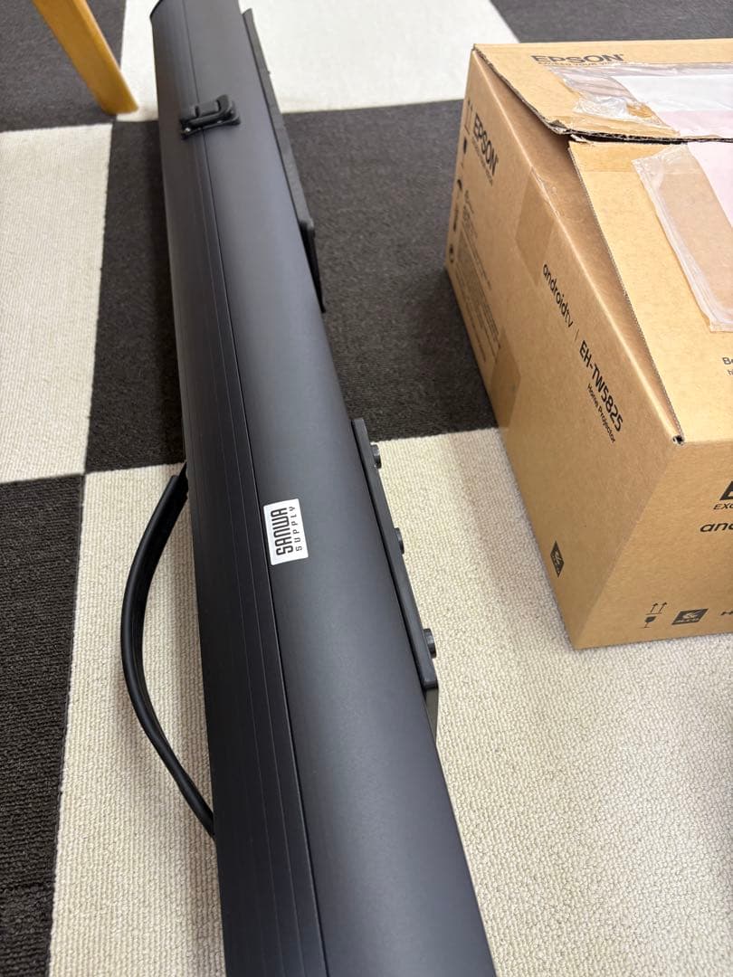 Epson EH-TW5825 プロジェクター本体 サンワサプライ　スクリーン