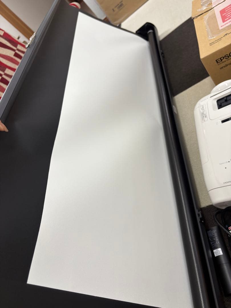 Epson EH-TW5825 プロジェクター本体 サンワサプライ　スクリーン