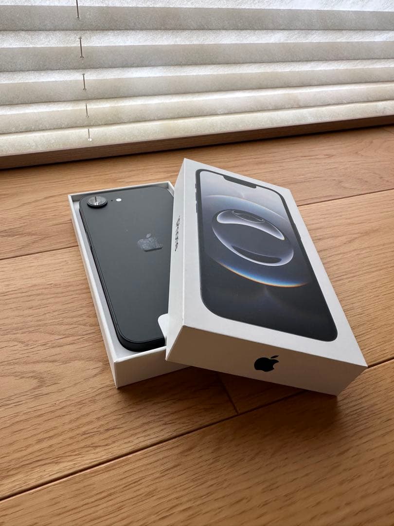 新品未使用　iPhone 16e ブラック 128GB SIMフリー