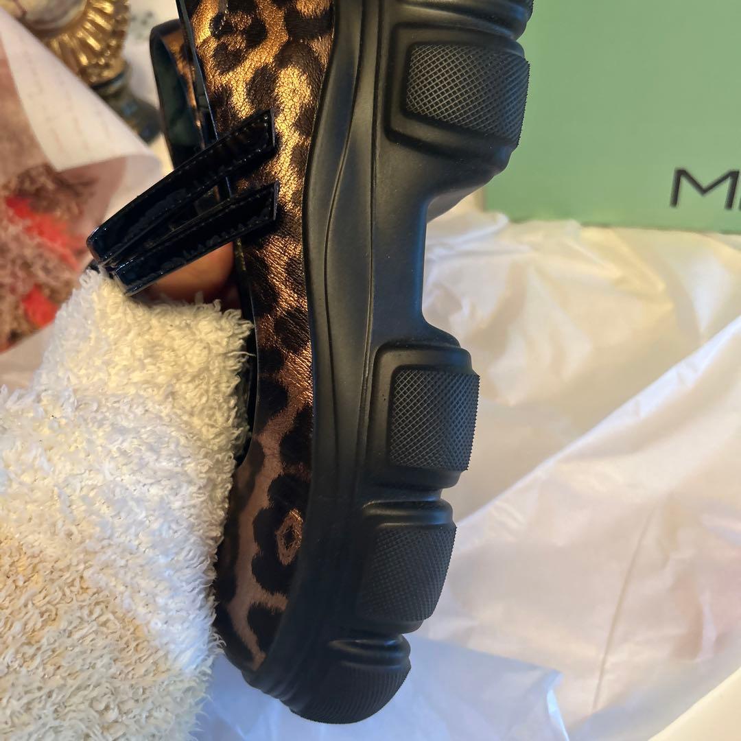 ダブルベルト・メリージェーン　　mana