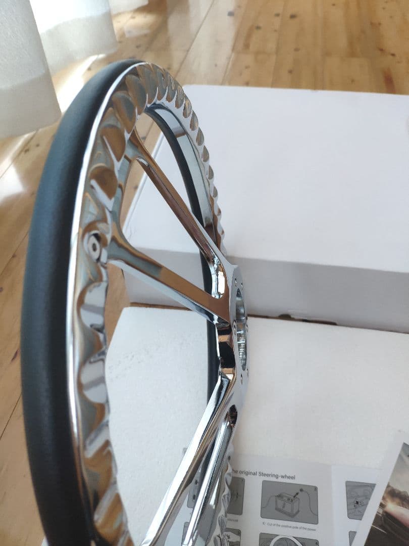 新品未使用 ハーフラップレザー ビレットステアリング 350 MOMOピッチ70