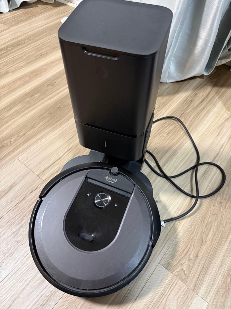Roomba i7ロボット掃除機 自動ゴミ収集機能付き ブラック