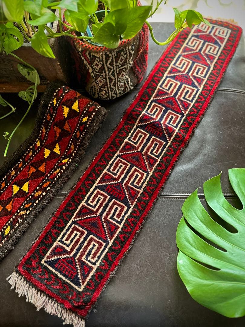 トライバルラグ　ヴィンテージラグ　ミニラグ　バルーチ　プリミティブ　ミニランナー