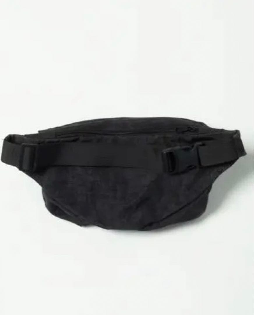 トスタルジッククロージング　fanny pack