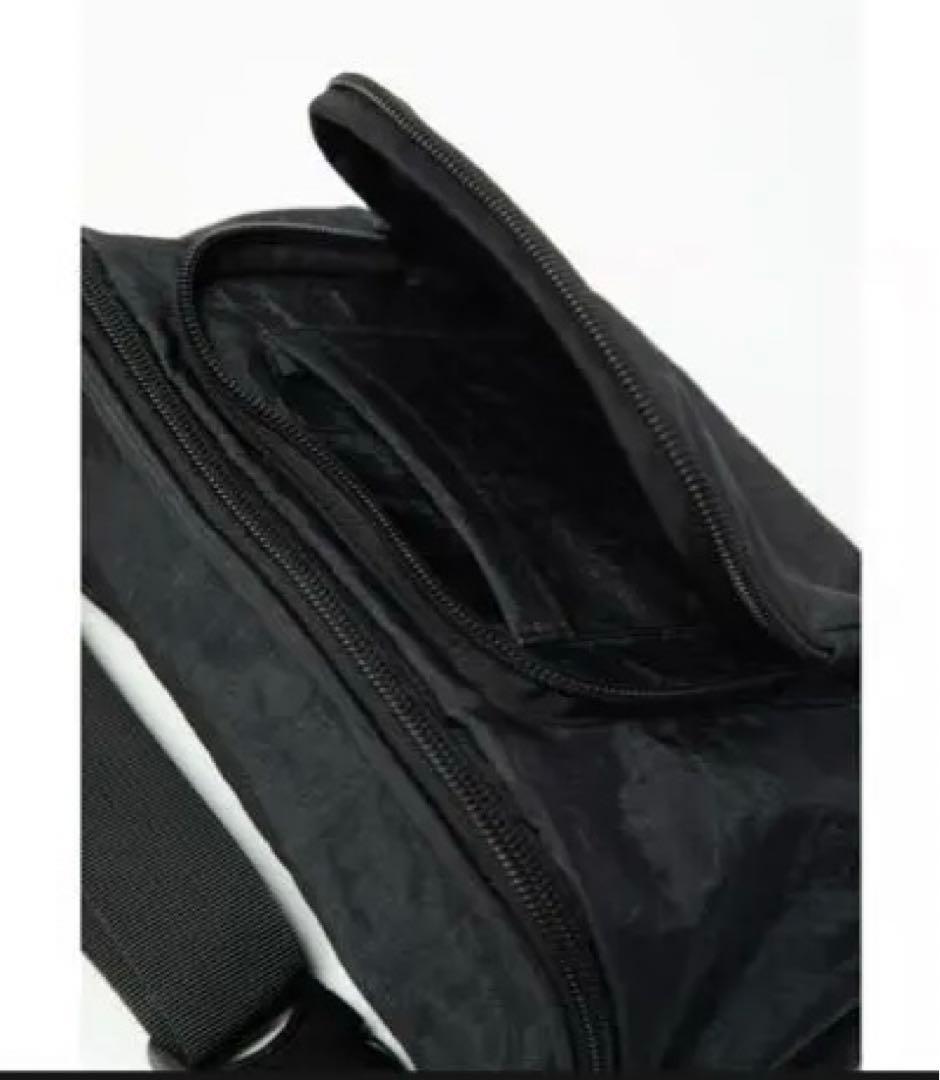 トスタルジッククロージング　fanny pack