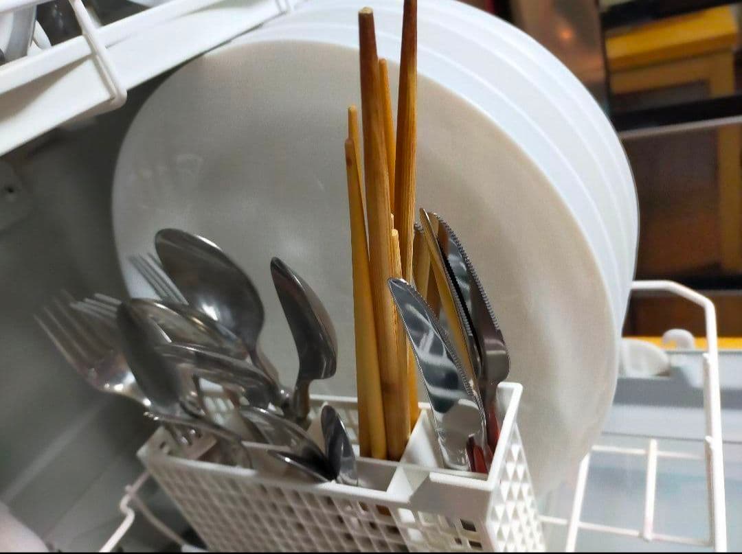 【美品】2018年製 食洗機 パナソニック NP-TH2-W