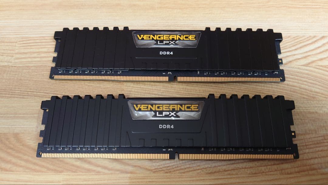 【中古】CORSAIR DDR4-2666MHz 8GB x 2枚