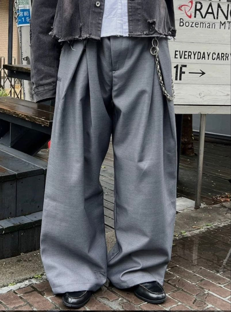 パンツ Chikashitsu + double tuck balloon slacks