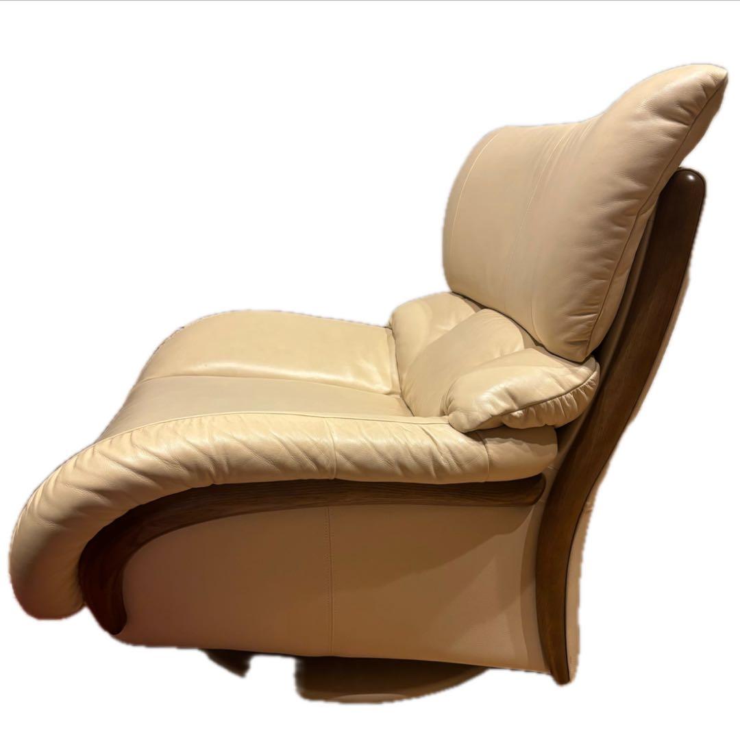 カリモク 本革張回転ソファ ZT4757 M325 肘掛椅子 シングル 回転椅子