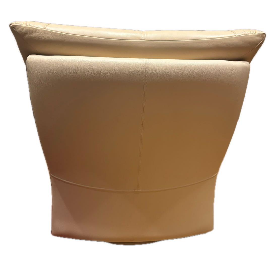 カリモク 本革張回転ソファ ZT4757 M325 肘掛椅子 シングル 回転椅子