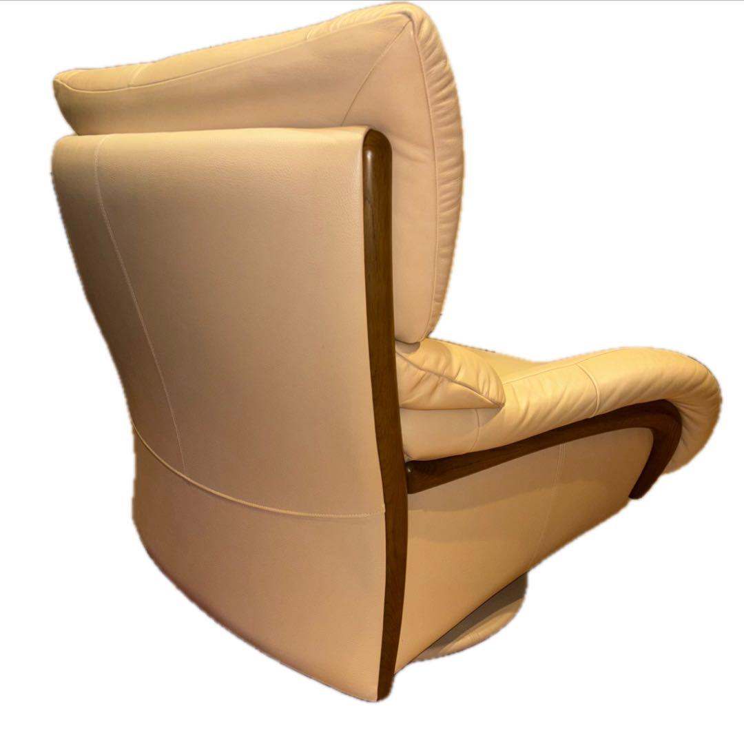 カリモク 本革張回転ソファ ZT4757 M325 肘掛椅子 シングル 回転椅子