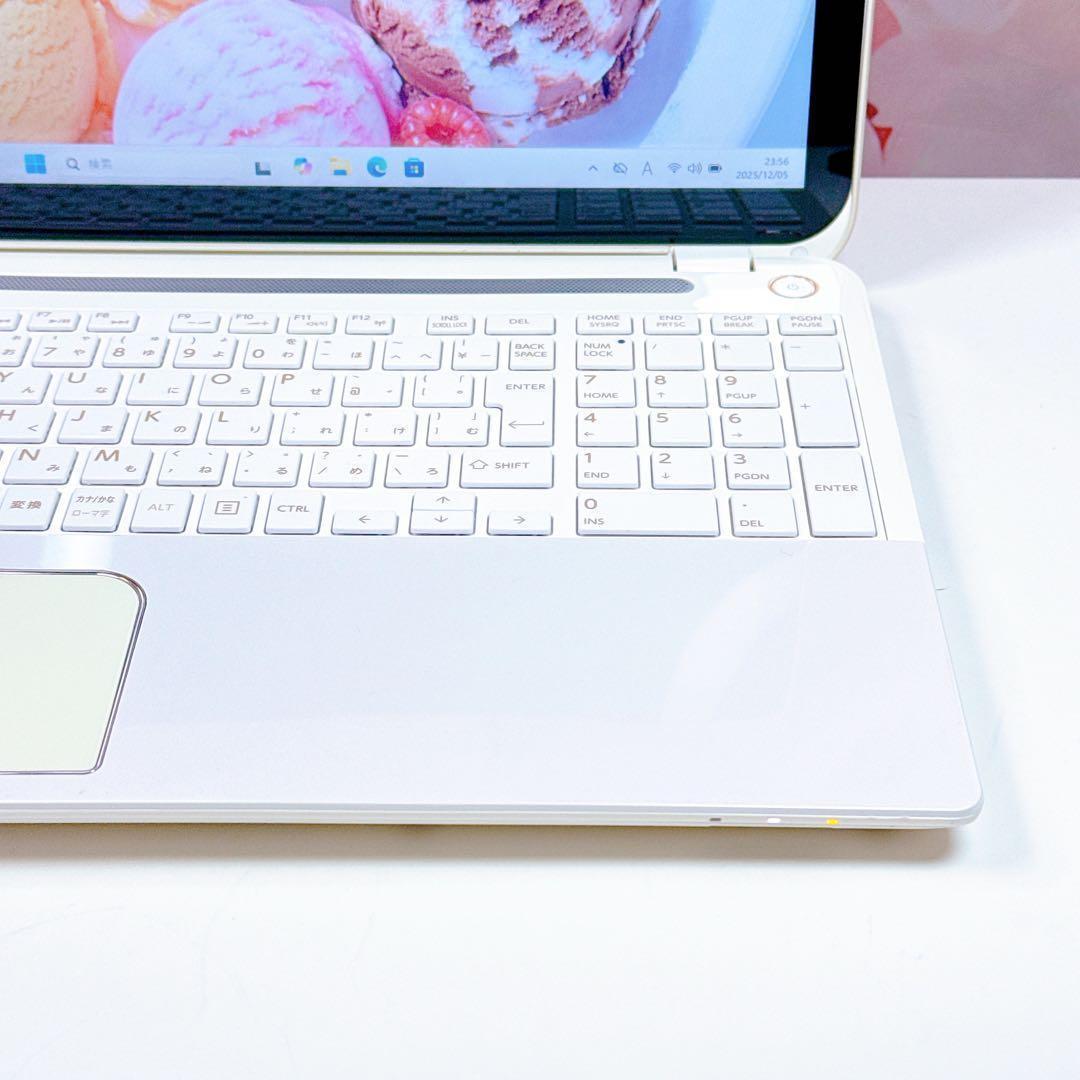 新品SSDで爆速✨windows11 ノートパソコン✨オフィス カメラ ホワイト