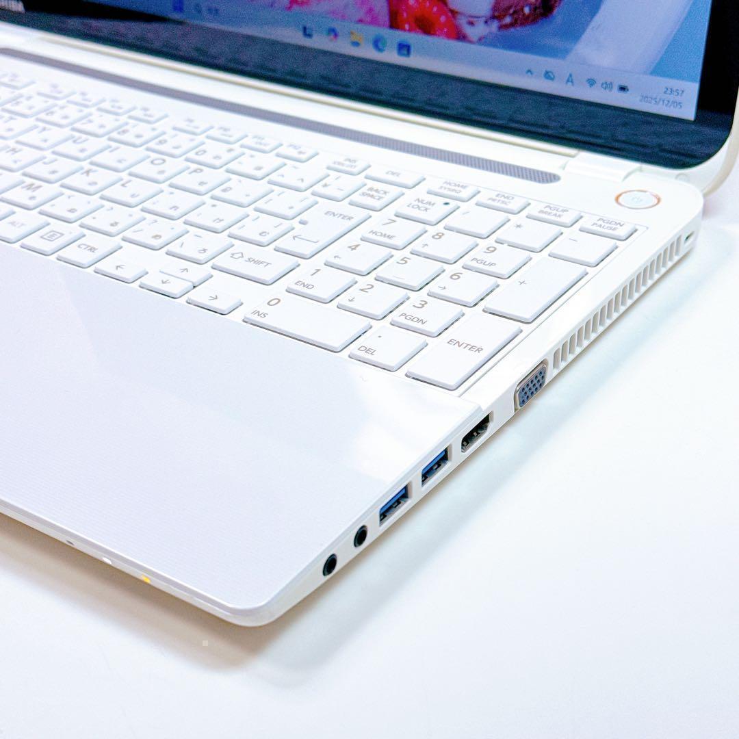 新品SSDで爆速✨windows11 ノートパソコン✨オフィス カメラ ホワイト