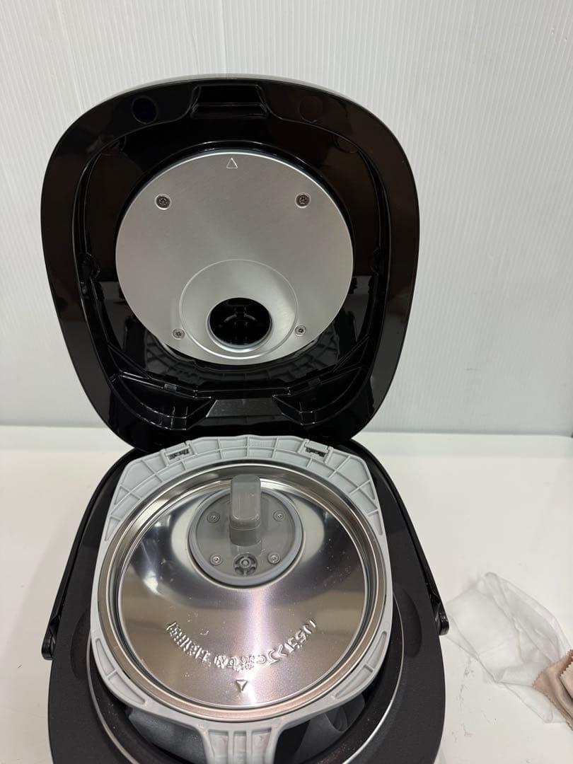 Panasonic IHジャー炊飯器 SR-KT068 0.63L 備長炭釜