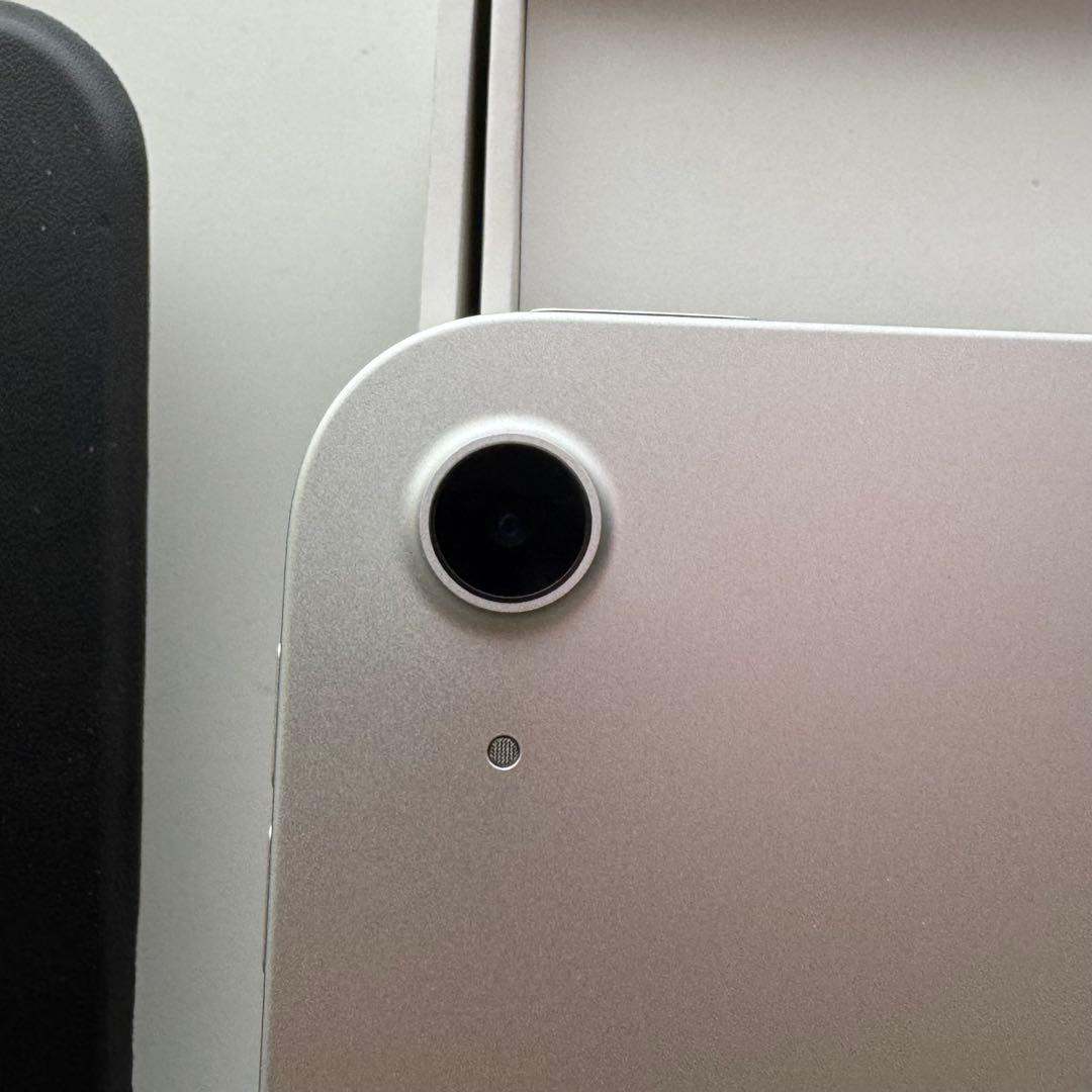 【極美品】iPad (A16) 128GB Wi-Fi シルバー ケース付き