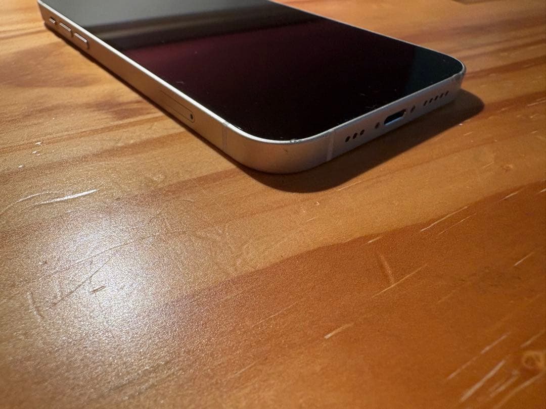 iPhone12 ホワイト128GB 傷なし。