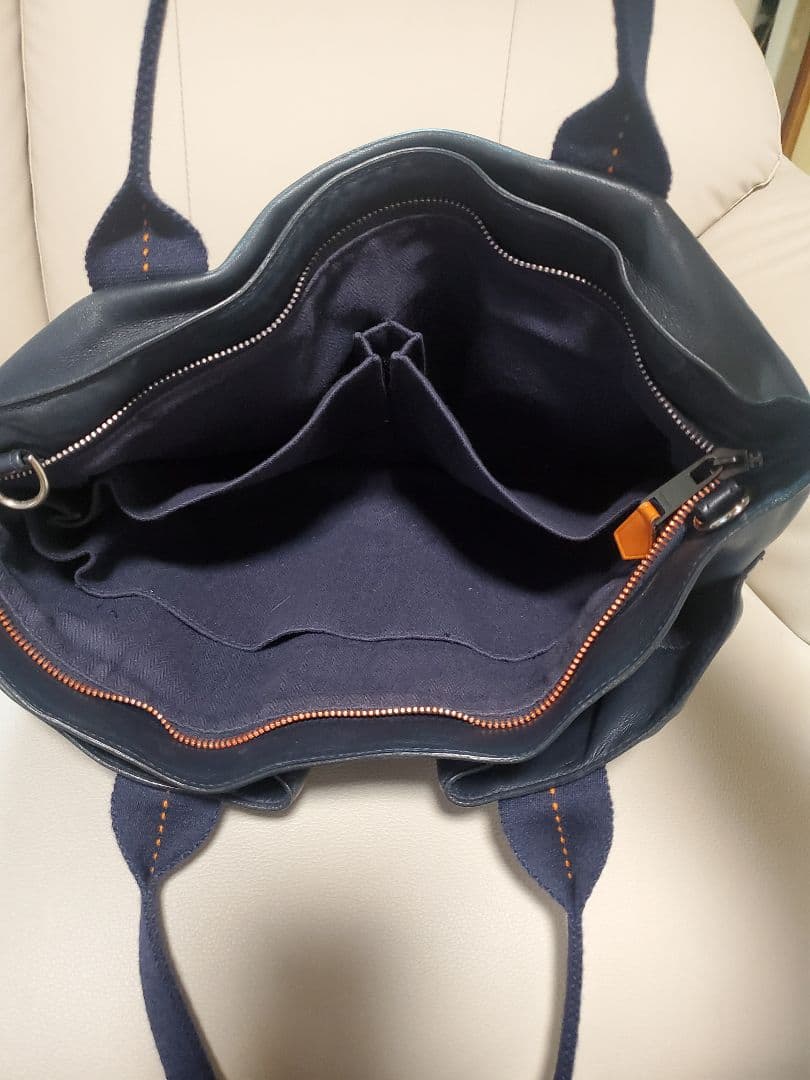 HERMES　エルメスキャラバンホリゾンタル　レザー、色ネイビー早い者勝ち