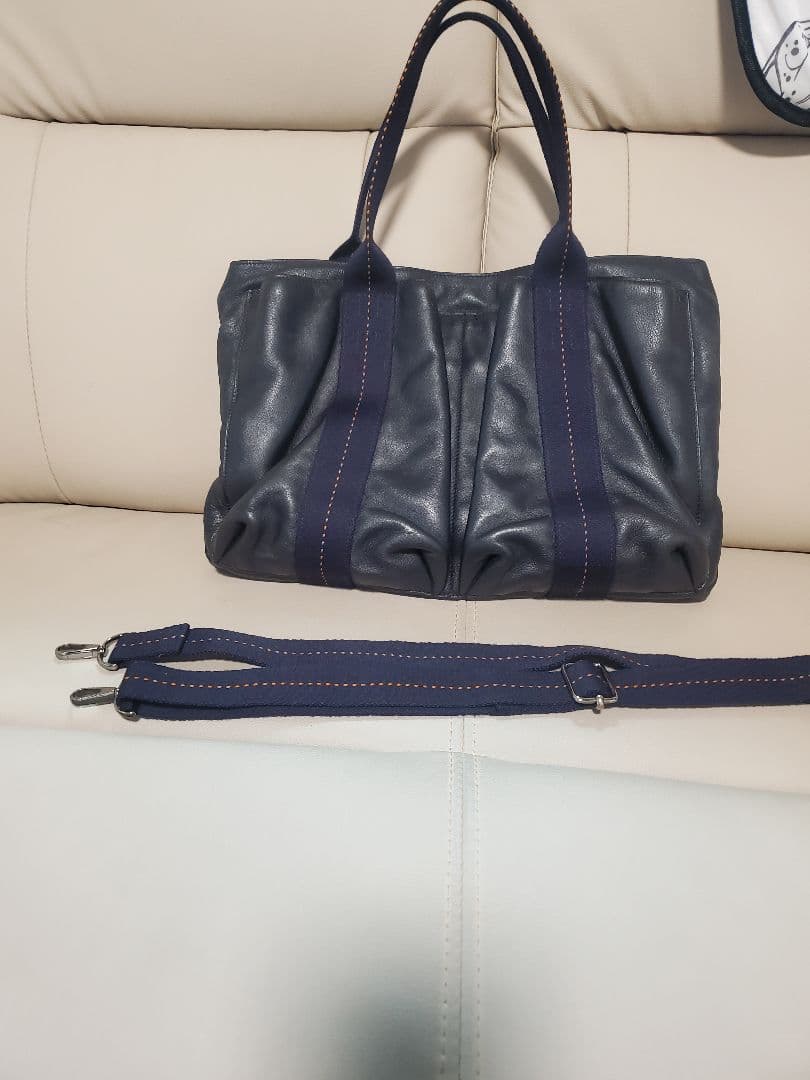 HERMES　エルメスキャラバンホリゾンタル　レザー、色ネイビー早い者勝ち
