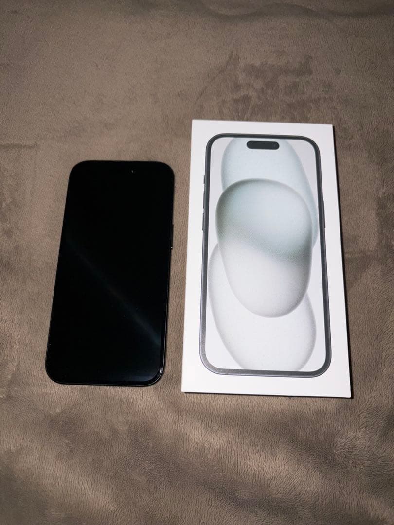 iPhone 15 128GBブラック 本体