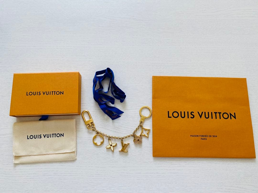 LOUIS VUITTON チェーン・フルール ドゥ モノグラム バッグチャーム