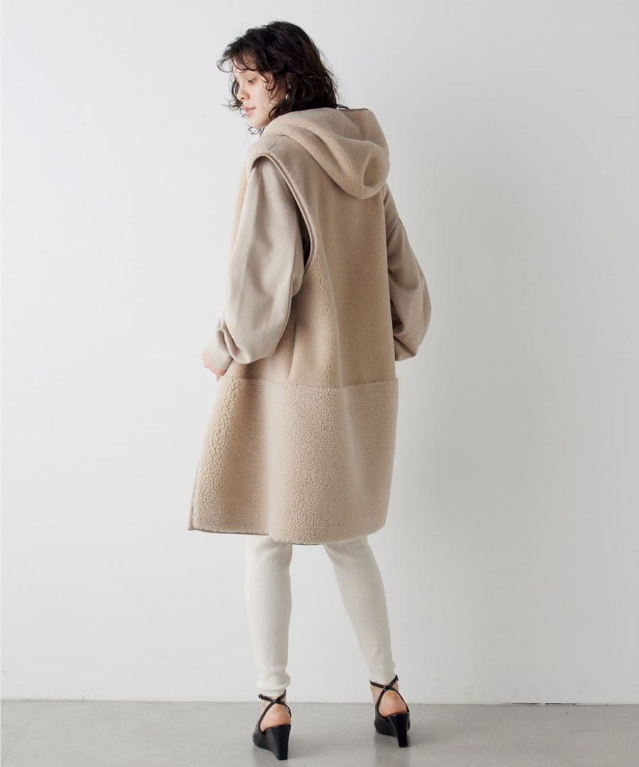 【新品タグ付き】25AW 完売品　THE PAUSE ファー　ベスト　ジレ