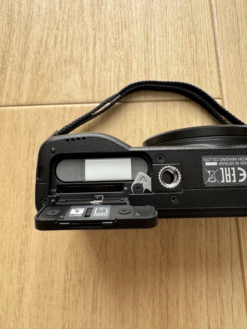 美品　RICOH GR III コンパクトデジタルカメラ