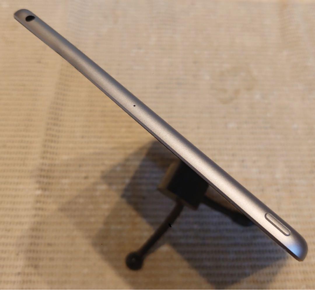 完動品iPad第6世代(A1893)本体128GBグレイ送料込W5Z87