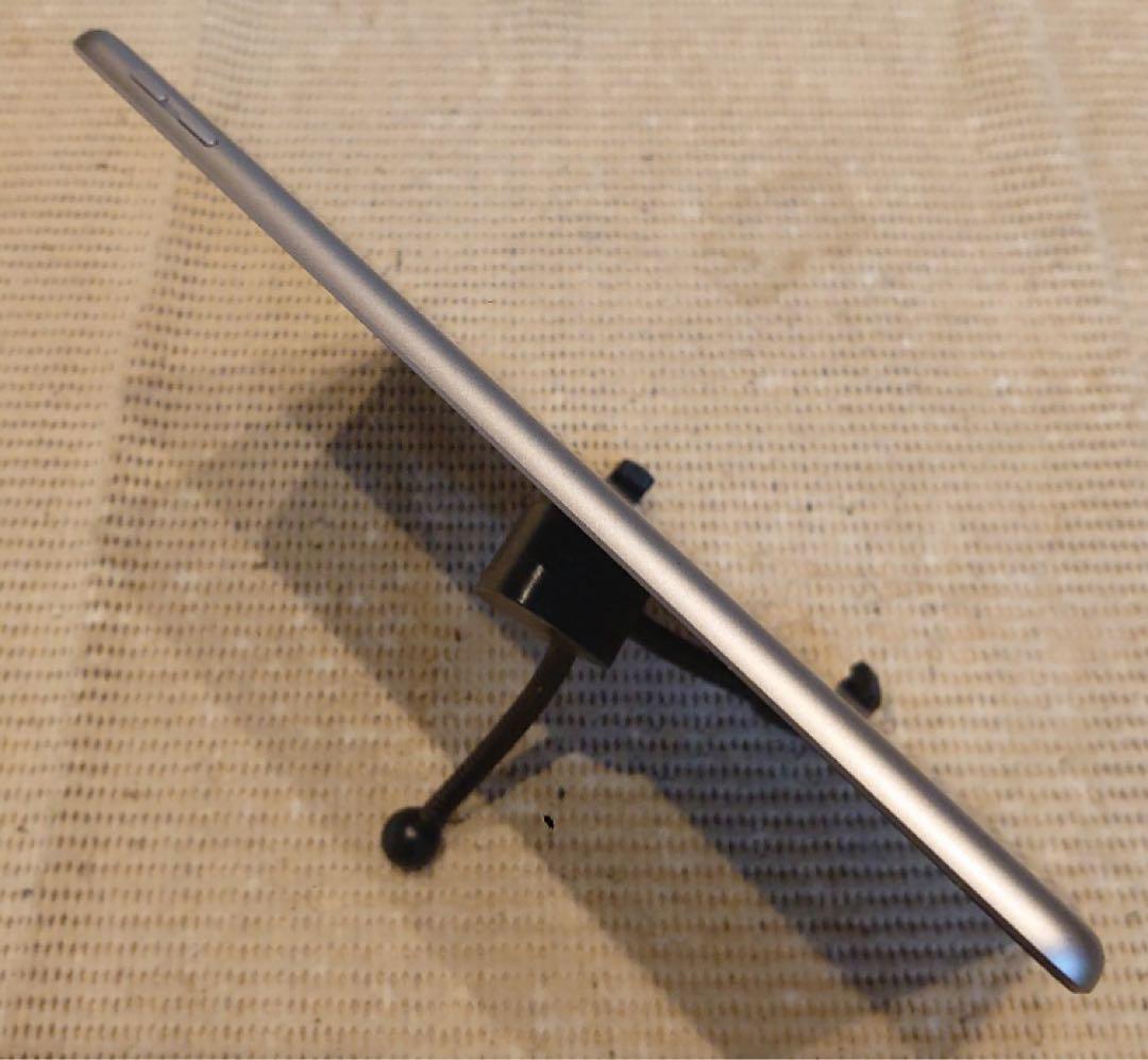 完動品iPad第6世代(A1893)本体128GBグレイ送料込W5Z87