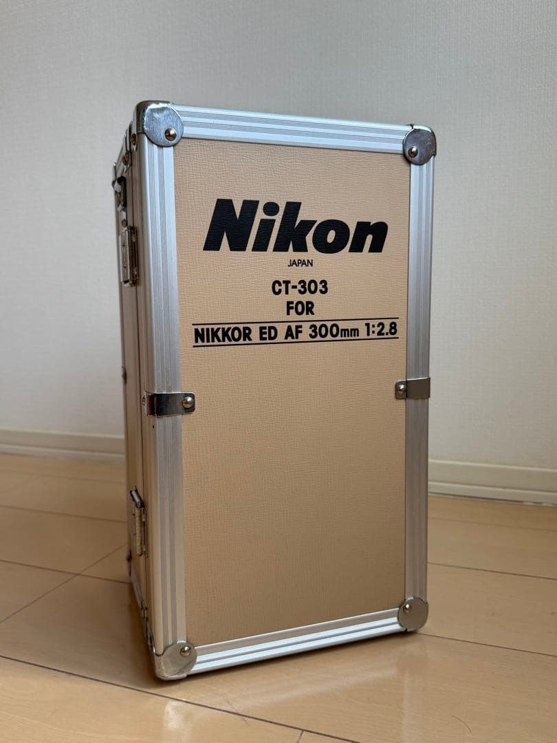 Nikon NIKKOR ED AF 300mm F2.8 望遠単焦点レンズ