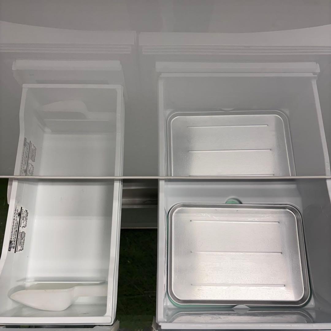 670 関東　鏡面デザイン　5ドア 右開き　大型冷蔵庫　400L強 自動製氷機