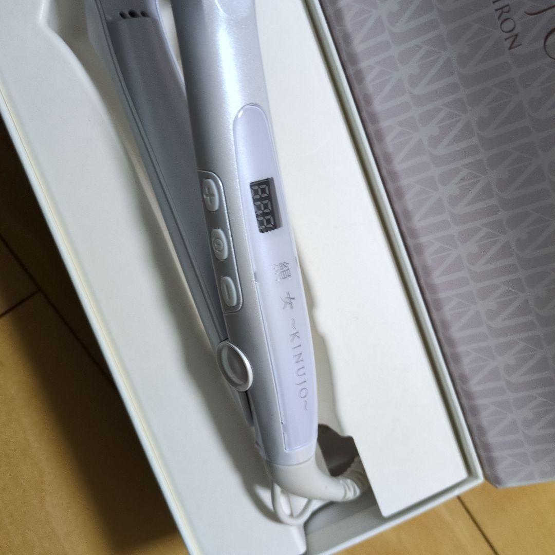 KINUJO ストレートヘアアイロン