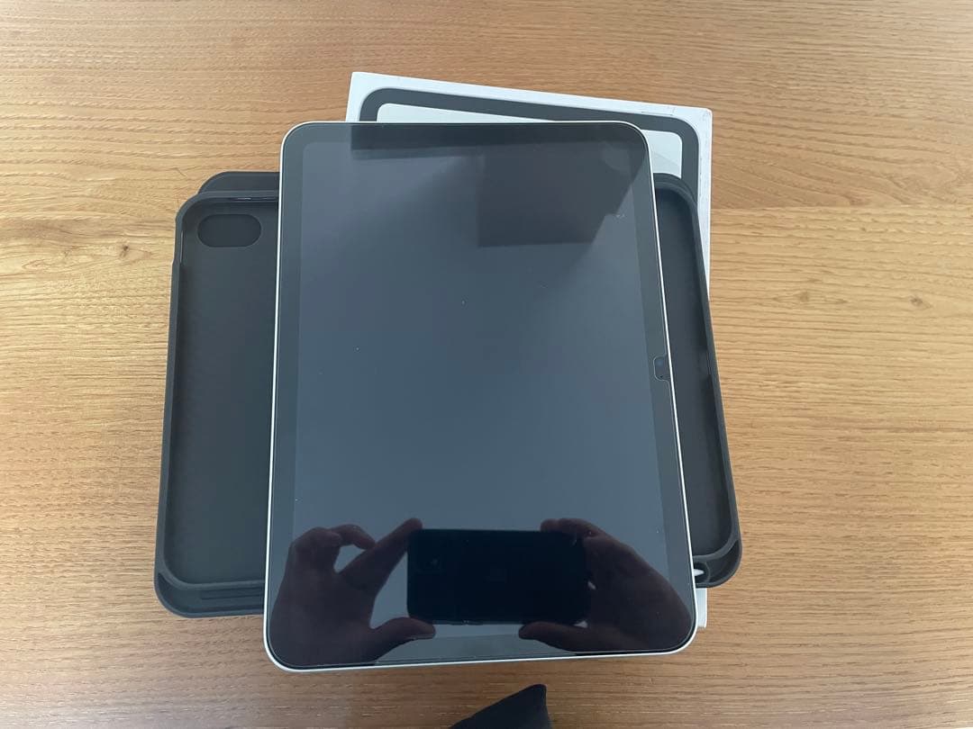 Apple iPad (第10世代) 64GB グレー　ケース ペン フィルム付