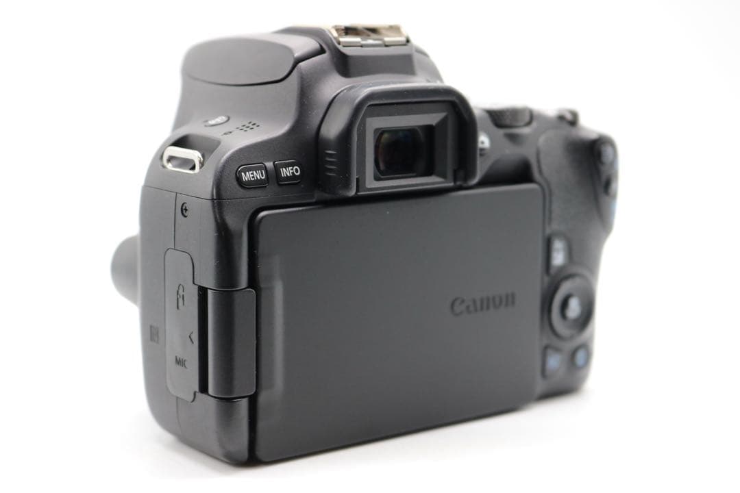 美品ですが少し訳アリ 【Canon EOS Kiss X9 ダブルレンズセット】