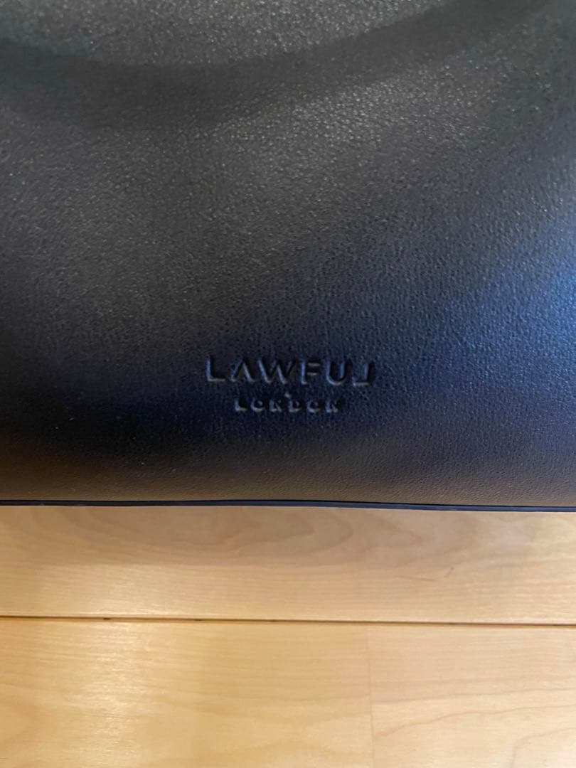 LAWFUL LONDON Iris 14インチ ブラック　ショルダーバッグ