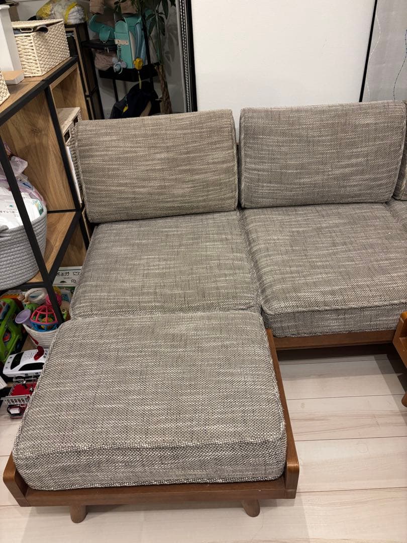 hya☆　3人掛けソファー　ウォルナットカラーページ