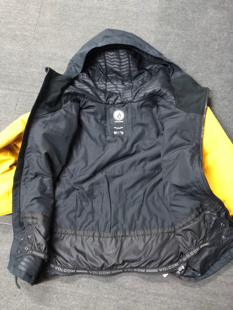 VOLCOM １７０サイズ 子ども用スノーボードウェア セット