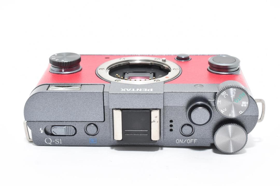 ショット数79枚■新品級■PENTAX Q-S1 ボディ ガンメタル