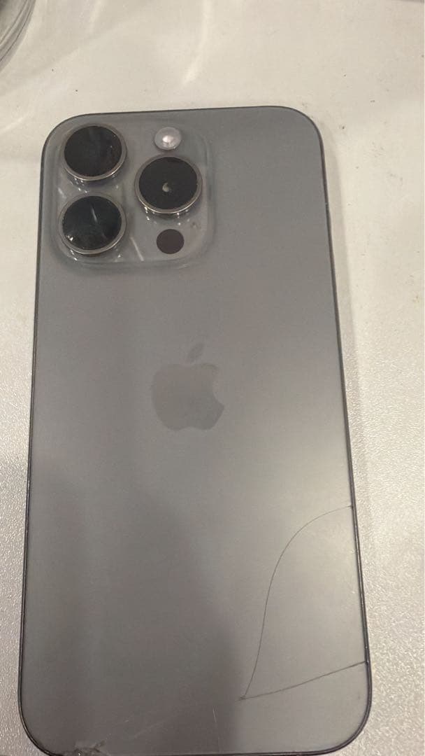 iPhone 15 pro ジャンク品 256gb