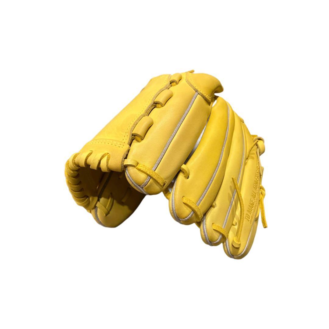 【極美品】アンダーアーマー　一般軟式　投手用