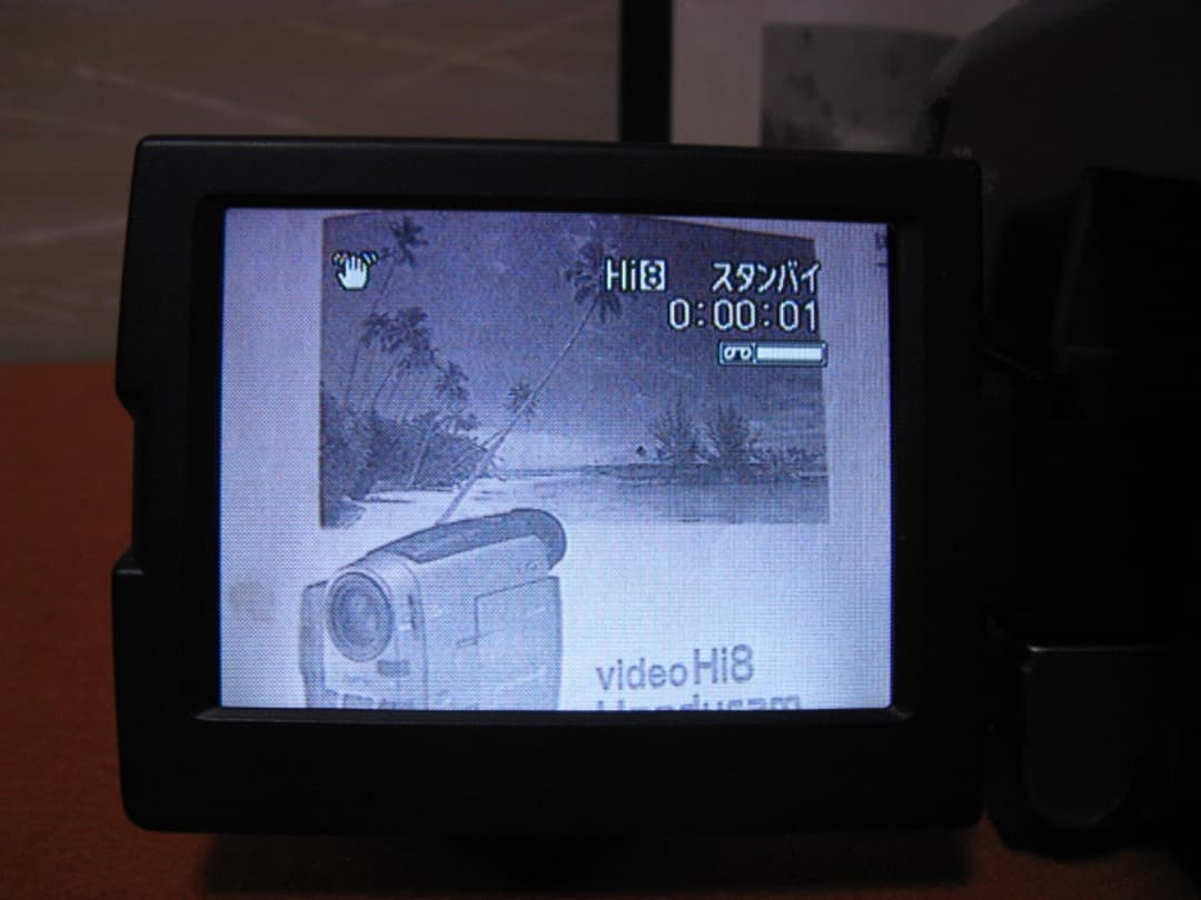 動作OK❗️☆SONYの液晶Hi8/8ミリビデオカメラ/CCD-TRV90