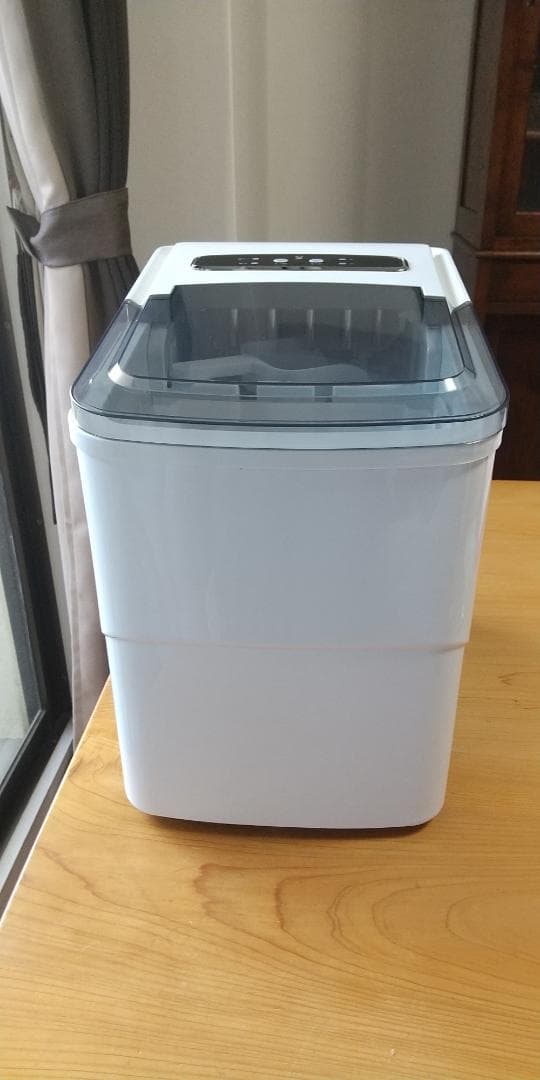 VERSOS ベルソス 高速製氷機 VS-ICE011-WH ホワイト　23年製